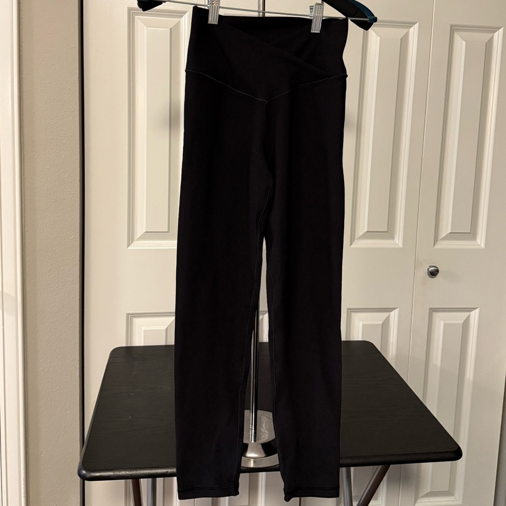 Aerie NWOT Black Cropped Leggings Waffle Texture Size Medium